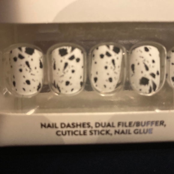 Red Aspen Loyalty Box Nail Dashes - Picture 3 of 3